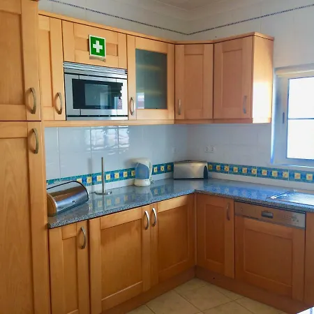 Quinta Da Encosta Velha Holiday home *